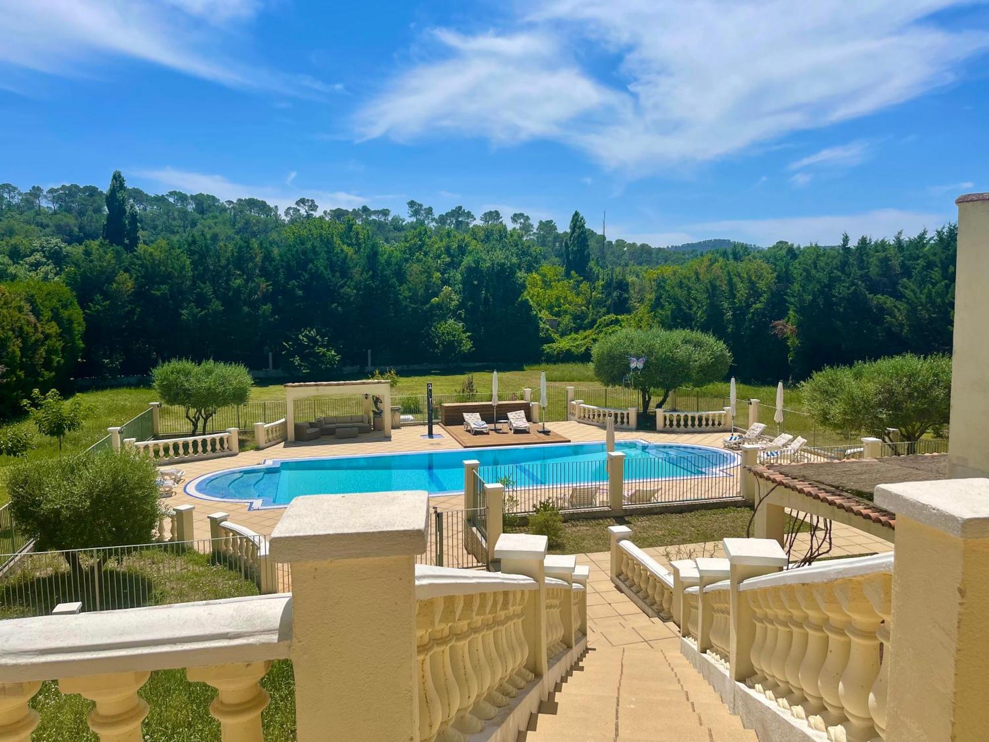 Villa Les Terrasses De Valerian Brignoles Esterno foto