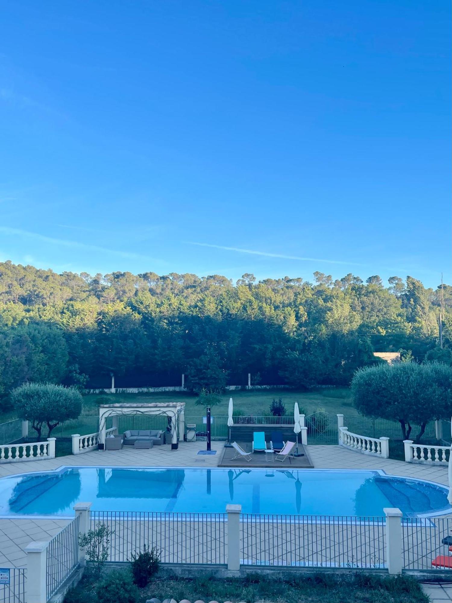 Villa Les Terrasses De Valerian Brignoles Esterno foto
