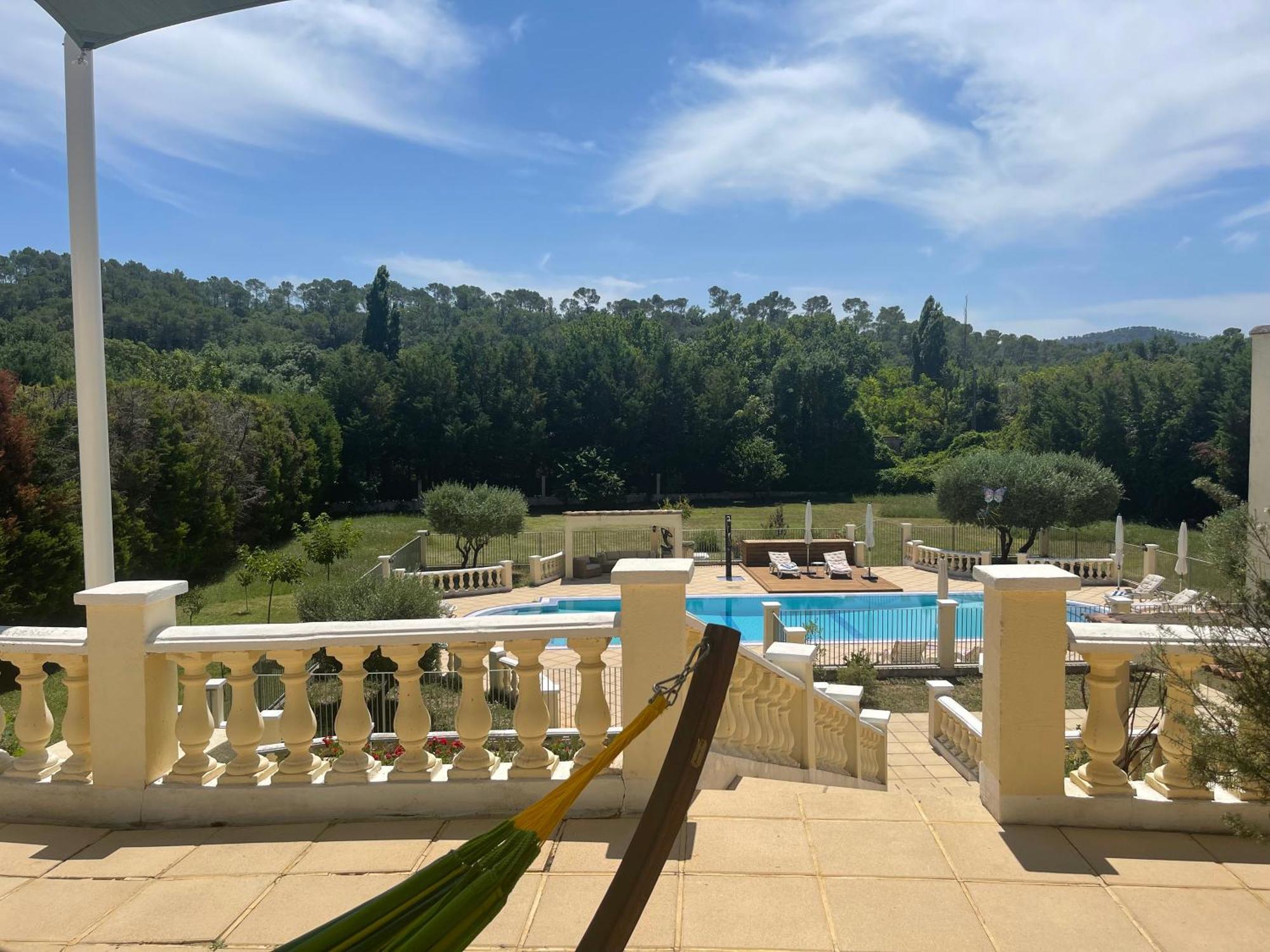 Villa Les Terrasses De Valerian Brignoles Esterno foto