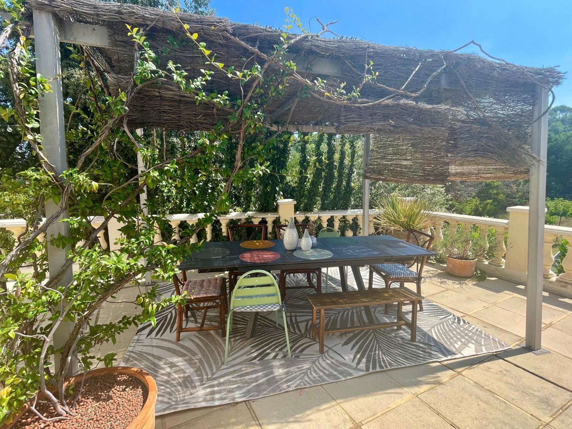 Villa Les Terrasses De Valerian Brignoles Esterno foto