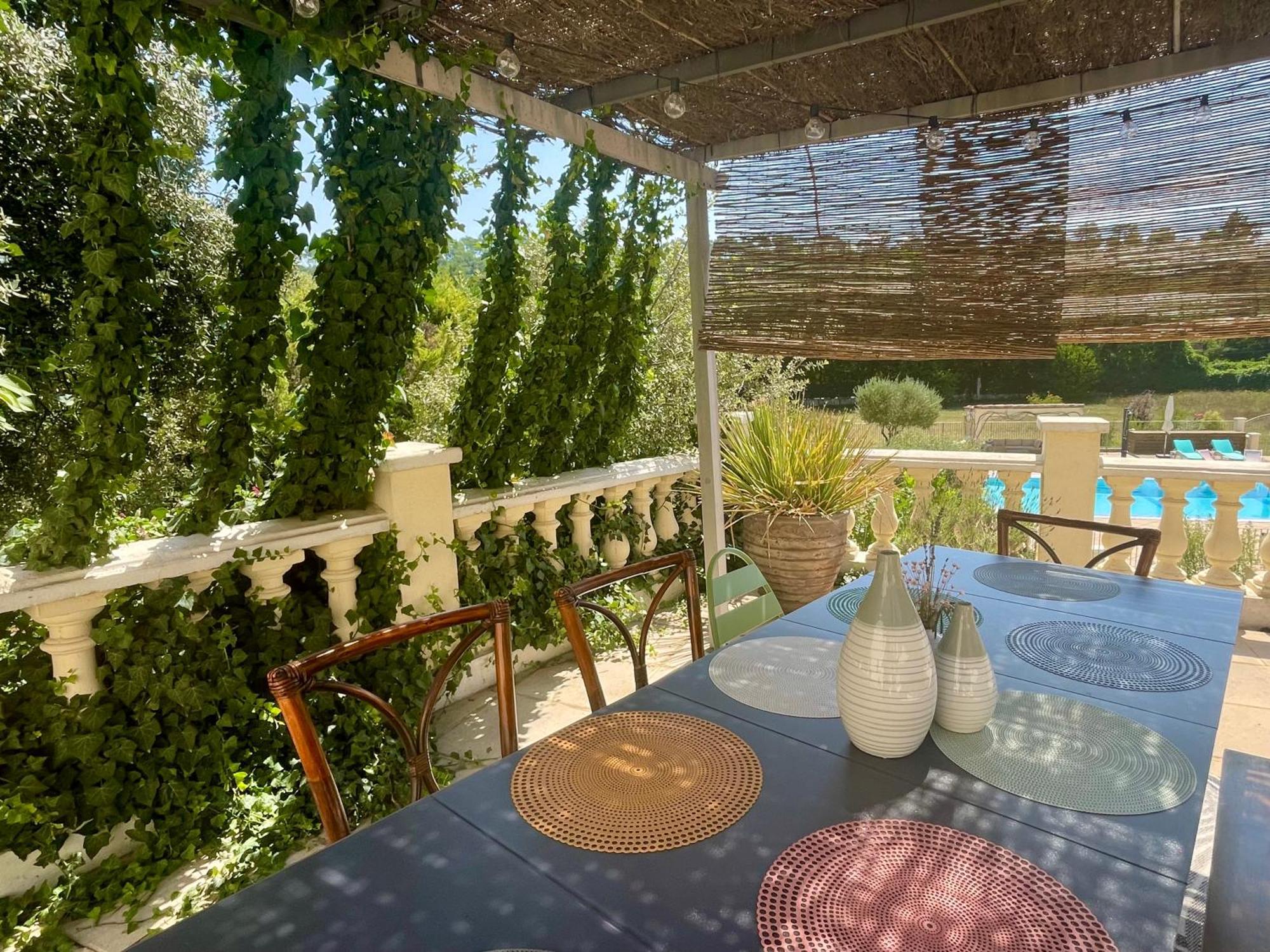 Villa Les Terrasses De Valerian Brignoles Esterno foto